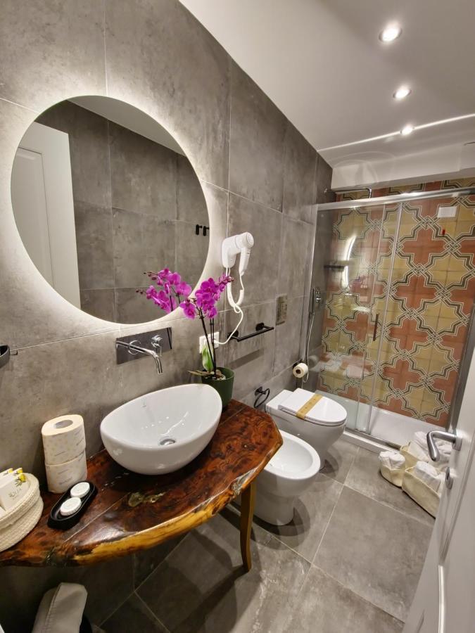 Borgo Dei Miracoli Hotel Naples Exterior photo